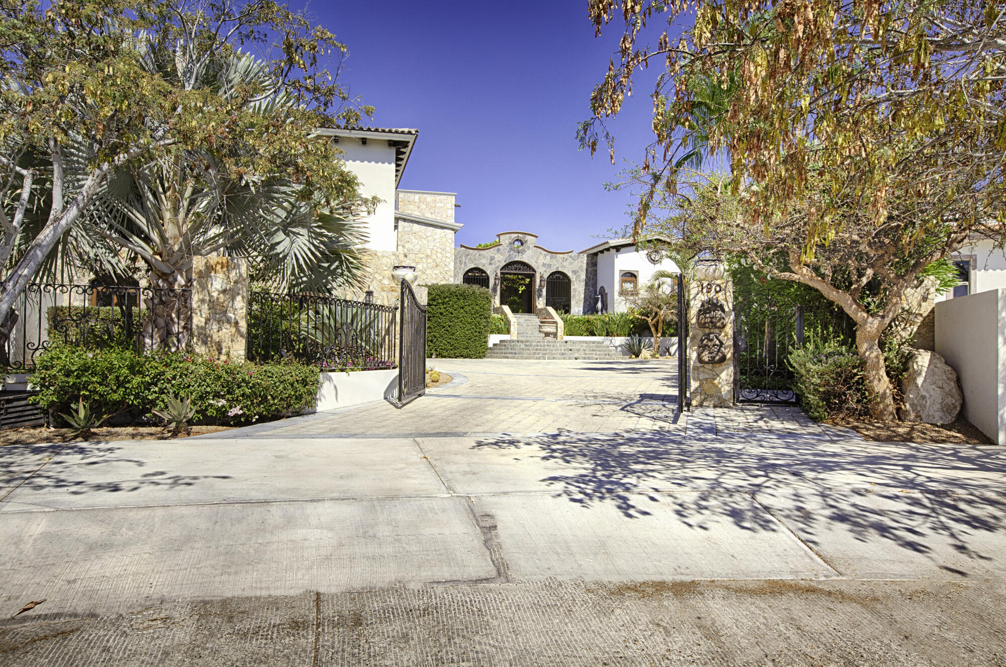 Los Cabos Luxury Palmilla Estates Welcome to the epitome of opulence and functionality! This sprawling 5-bedroom, 6-bathroom estate nestled in the prestigious Palmilla Estates offers an unparalleled blend of elegance and efficiency.Bedrooms: Five spacious bedrooms designed for comfort and privacy, providing ample space for relaxation and rejuvenation.Bathrooms: Six beautifully appointed bathrooms, each exuding sophistication and convenience.Efficient Design: Meticulously crafted to embrace modern efficiency without compromising on luxury, ensuring sustainability and cost-effectiveness.3-Car Garage: A generous three-car garage providing secure parking and ample storage space for your vehicles and belongings. for sale