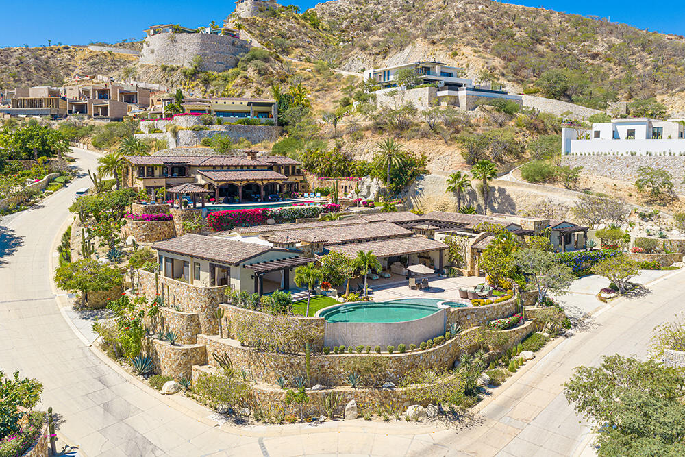Los Cabos Luxury Section 1- Las Colinas Las Colinas 25 is an exceptional six-bedroom estate with unobstructed – 25 Las Colinas, San Jose Corridor, BS