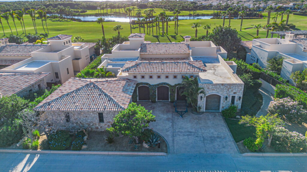 Los Cabos Luxury El Encanto Casa Cielo — Beachfront Hacienda Luxury in El Encanto de La LagunaCasa Cielo presents a rare opportunity to experience true beachfront living in the prestigious community of El Encanto de La Laguna. This 4-bedroom, 4-bathroom private villa blends timeless Hacienda architecture with refined, modern luxury finishes, all set on a pristine stretch of sand with panoramic ocean – #51, Oasis Golf Villa, Pacific, Pacific, BS