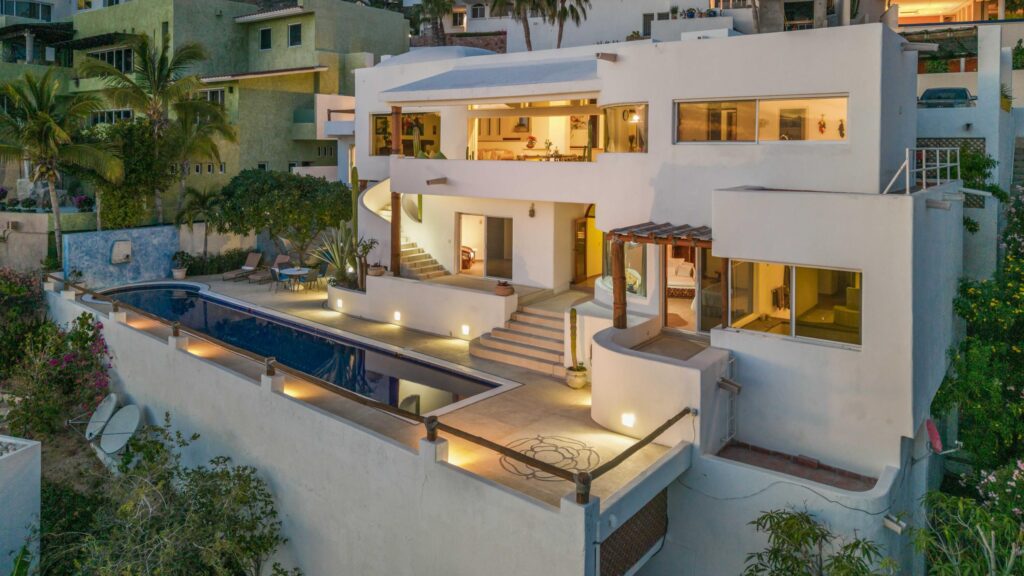 Los Cabos Luxury El Encanto Casa Cielo — Beachfront Hacienda Luxury in El Encanto de La LagunaCasa Cielo presents a rare opportunity to experience true beachfront living in the prestigious community of El Encanto de La Laguna. This 4-bedroom, 4-bathroom private villa blends timeless Hacienda architecture with refined, modern luxury finishes, all set on a pristine stretch of sand with panoramic ocean – 54 Pedregal. Calle de la Carreta, Cabo San Lucas, BS
