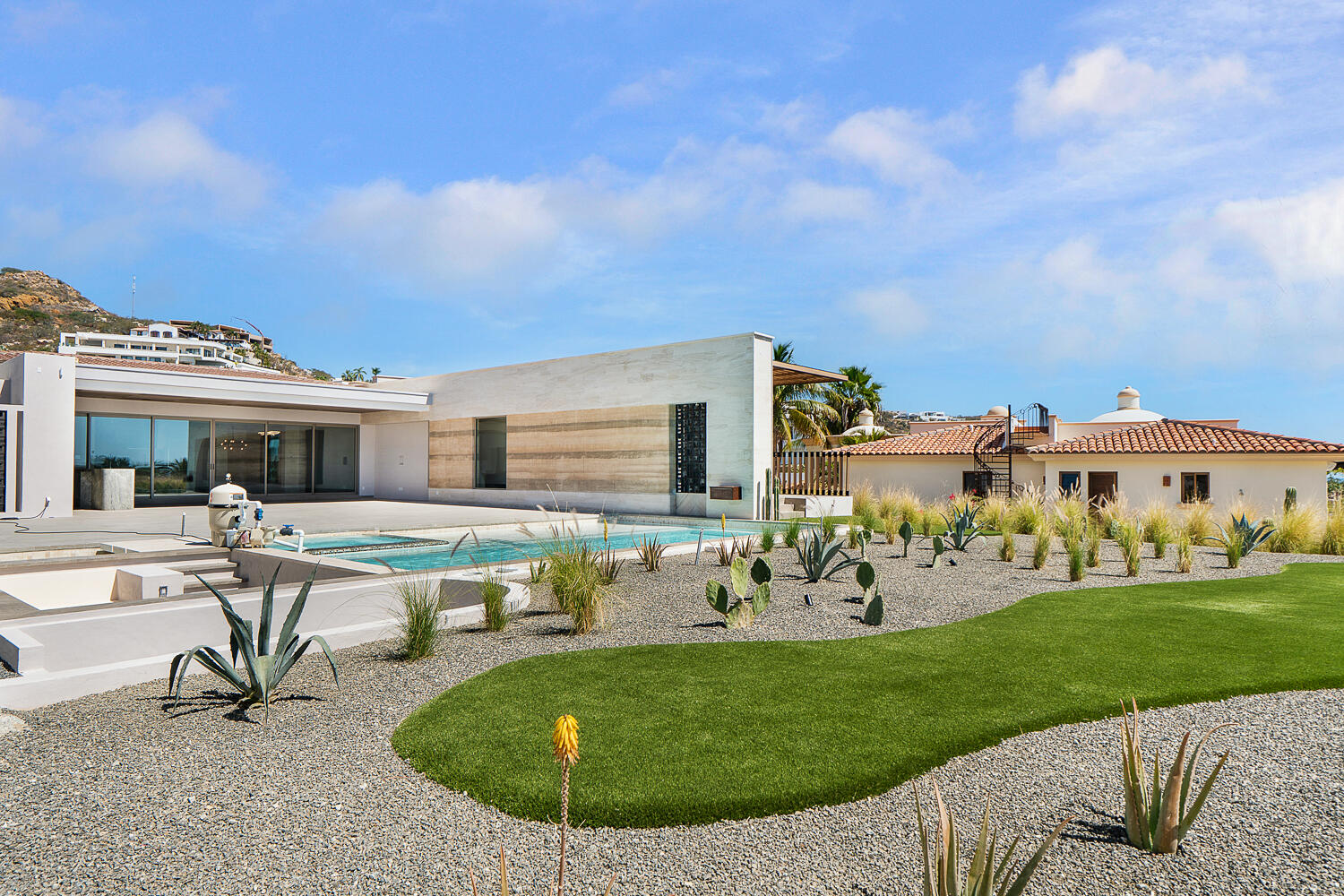 Los Cabos Luxury Fundadores Villa Maralta 62 offers contemporary coastal living in Puerto Los Cabos.This newly built 5-bedroom residence is designed around seamless indoor-outdoor flow, with main living areas opening toward the terrace, pool, and ocean for sale