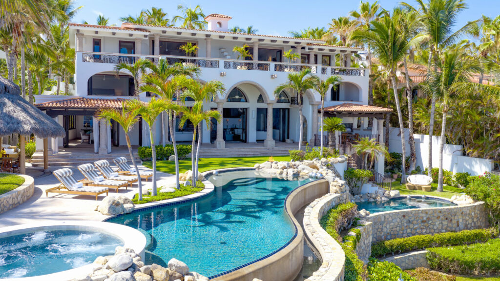 Los Cabos Luxury Residenciaslomastule Serene Hilltop Property Overlooking Chileno Bay, Los Cabos CorridorNestled on nearly 2 acres in the heart of the prestigious Los Cabos corridor between San Jose del Cabo and Cabo San Lucas, this exceptional estate offers unmatched privacy, panoramic – Casa R Caleta Palmilla, San Jose Corridor, BS