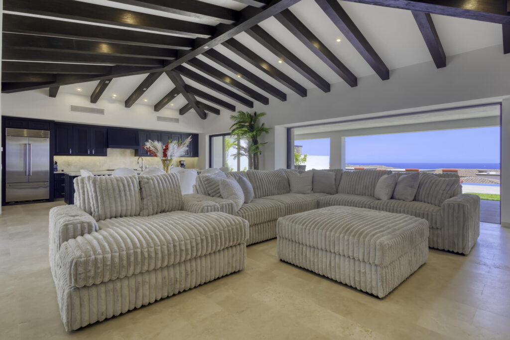 Los Cabos Luxury West Enclave Ritz-Carlton West Enclave, Ritz-Carlton Reserve Residence 10 offers an exceptional blend of modern luxury and serene coastal living. These single-level indoor/outdoor residences are thoughtfully designed to provide privacy and tranquility. Featuring expansive floor-to-ceiling windows, the homes showcase breathtaking – Coronado 3.4, Pacific, Pacific, BS