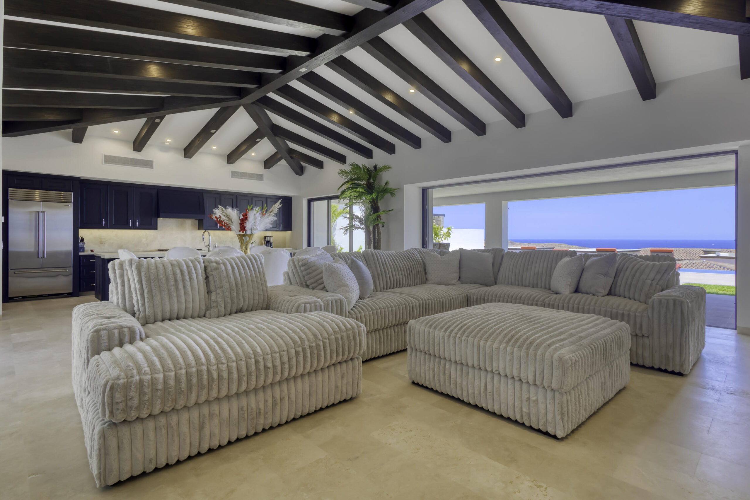 Los Cabos Luxury West Enclave Ritz-Carlton West Enclave, Ritz-Carlton Reserve Residence 10 offers an exceptional blend of modern luxury and serene coastal living. These single-level indoor/outdoor residences are thoughtfully designed to provide privacy and tranquility. Featuring expansive floor-to-ceiling windows, the homes showcase breathtaking for sale