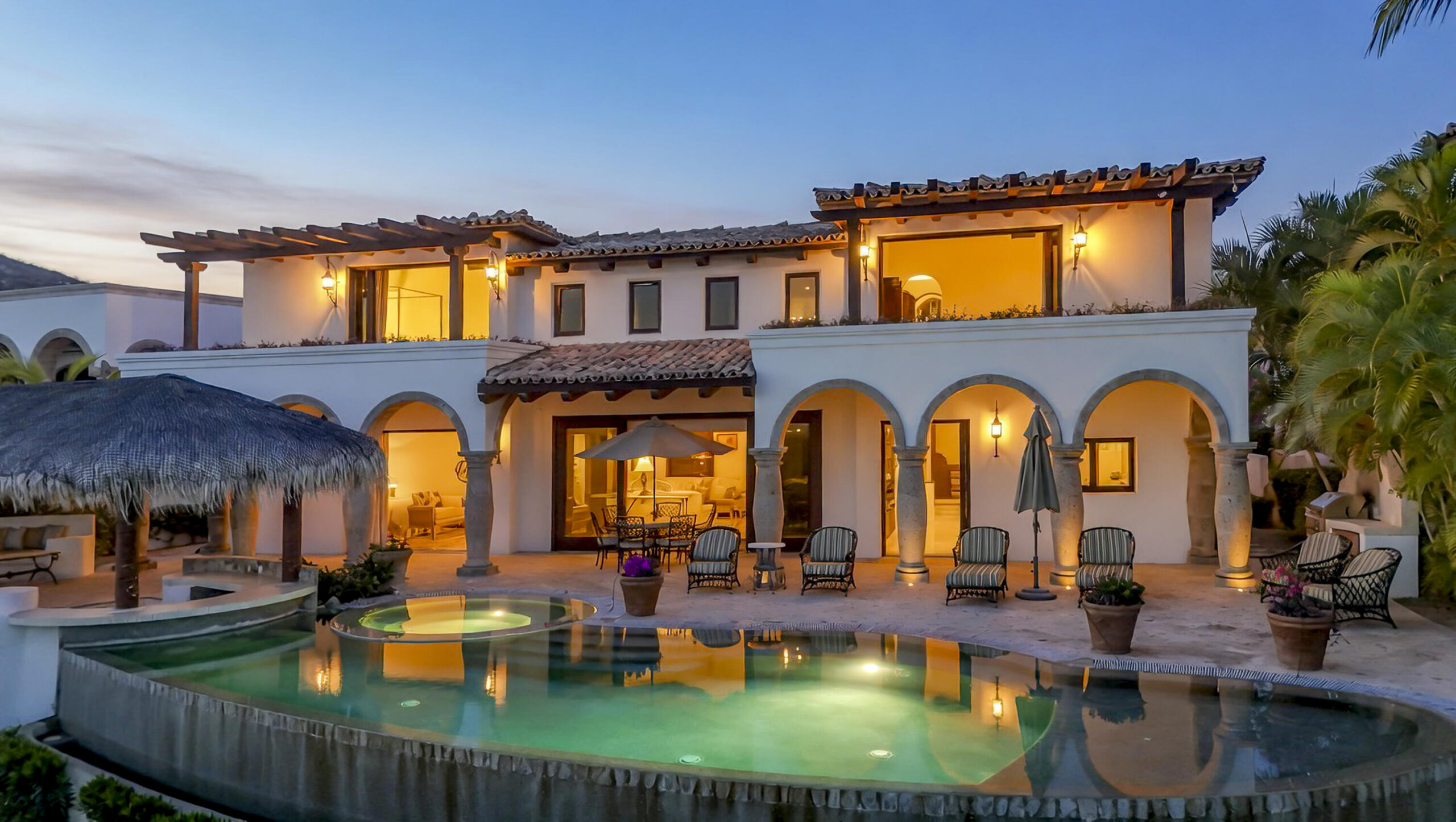 Los Cabos Luxury Las Colinas Welcome to Casa Van Brunt located in Las Colinas in the private resort community of Cabo Del Sol. This residence is a two-story home sitting on nearly 12,000 square feet of land. The home is delivered fully furnished and overlooks the 12th hole of the Cove Club Golf Course. Enjoy it's outdoor living space with a large palapa and infinity-edge pool with – Las Colinas, Cabo Corridor, BS